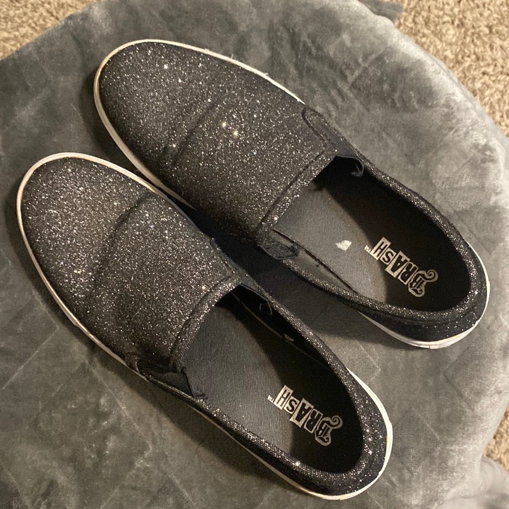Never worn by me